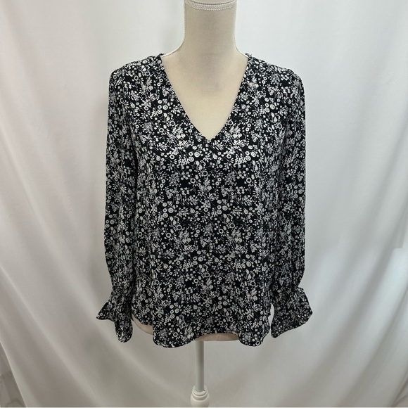 CeCe Floral V Neck Blouse Womens Small Long Tie Sleeves Black & White Chiffon - Picture 2 of 9